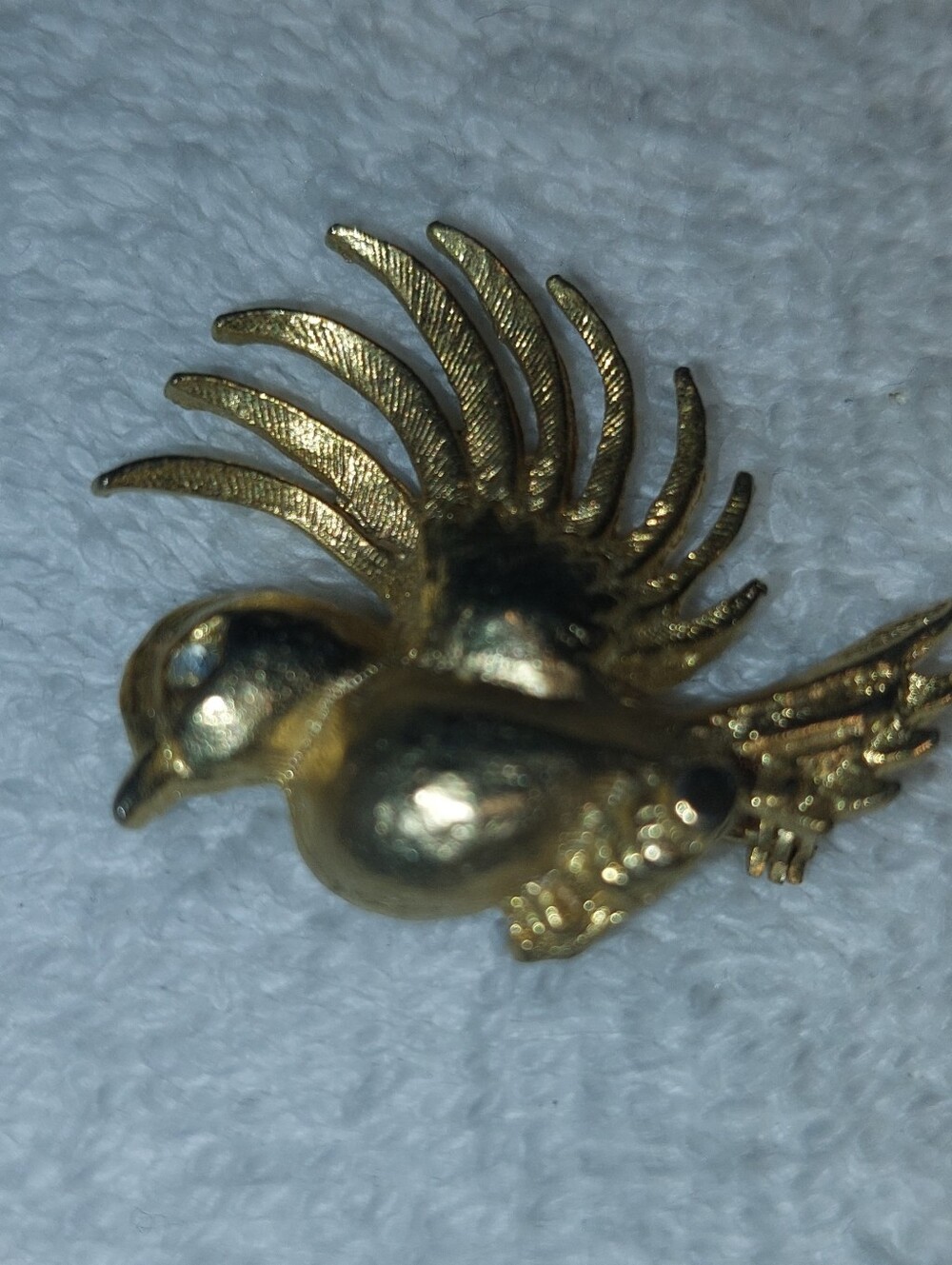 Goldtone Bird Figurine Ornament - Decorative Pet Bird Accent Brooch